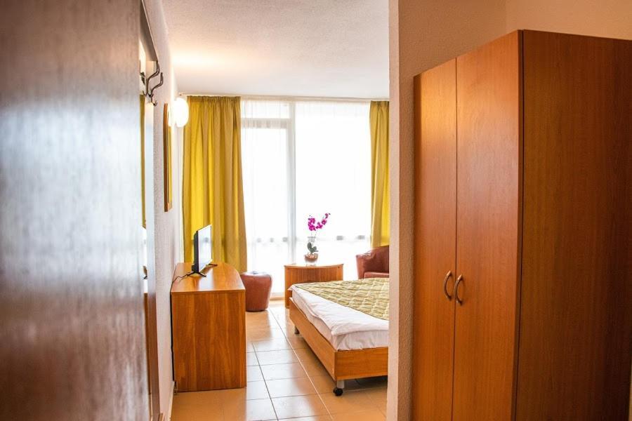 Hotel Mures Saturn Bagian luar foto
