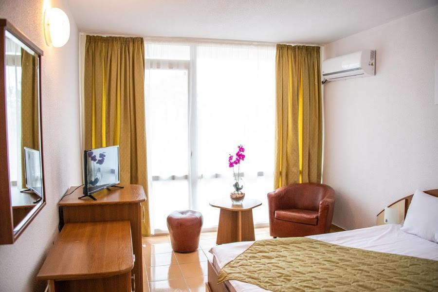 Hotel Mures Saturn Bagian luar foto