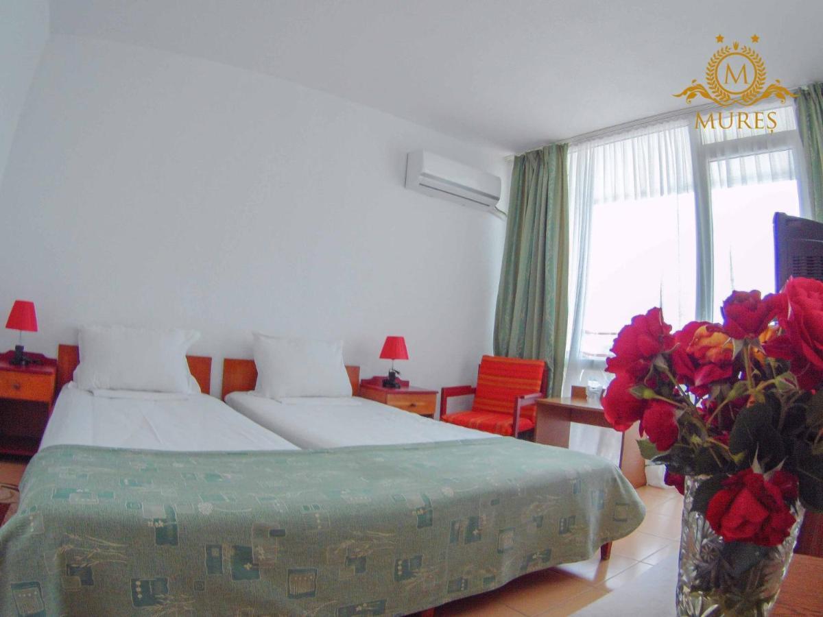 Hotel Mures Saturn Bagian luar foto