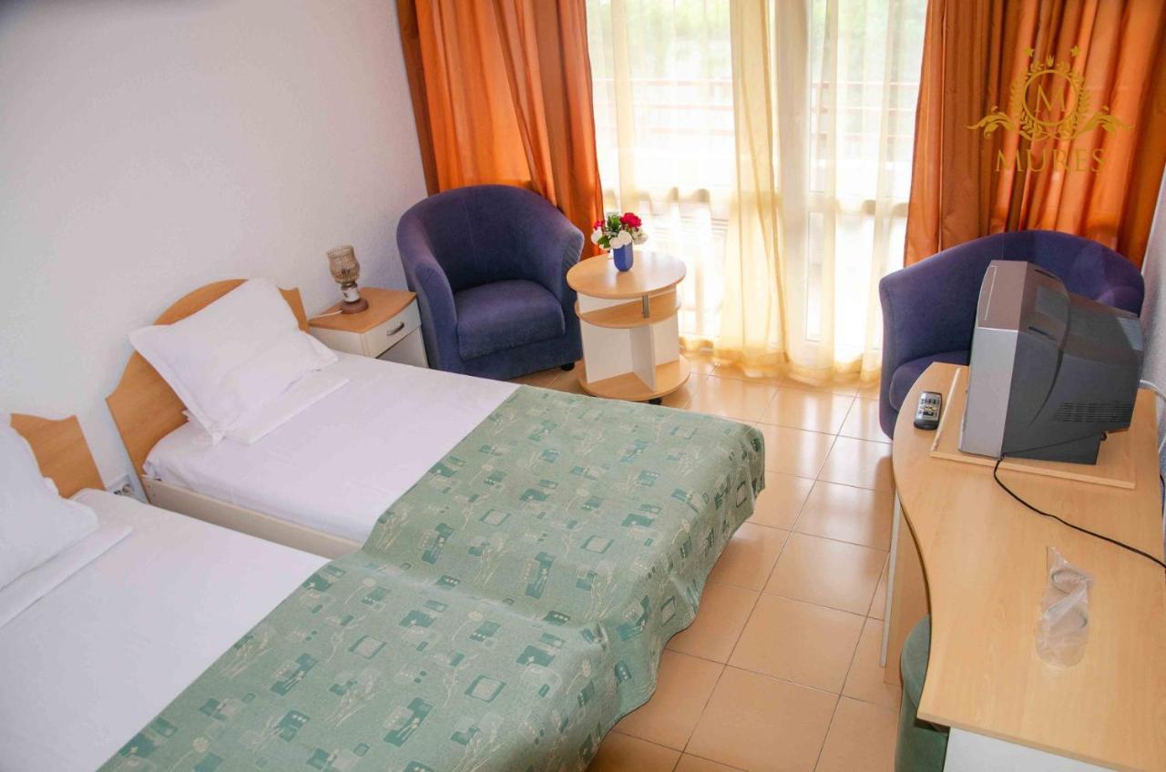 Hotel Mures Saturn Bagian luar foto